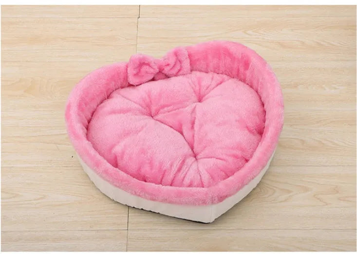 Heart-shaped soft cloth pet bed in grey or pink, sizes M L XL for cats, puppies, and dogs