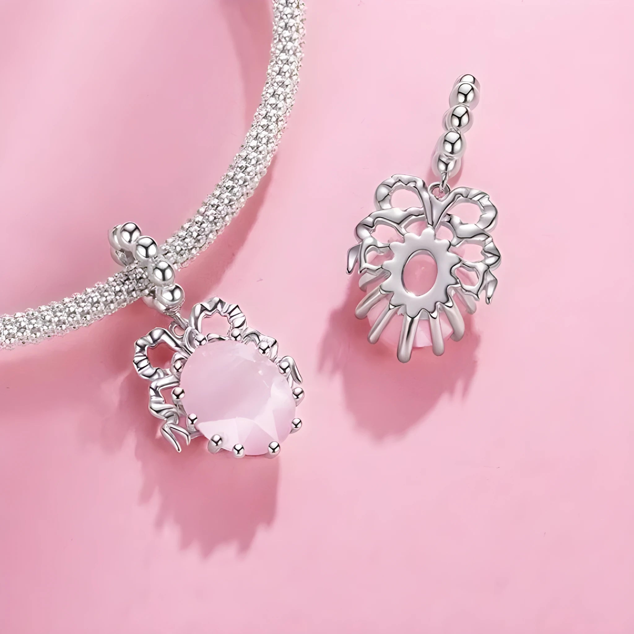 925 silver bow-shaped DIY pendant with electroplated finish, height 2.4cm, width 1.2cm, aperture 0.45cm