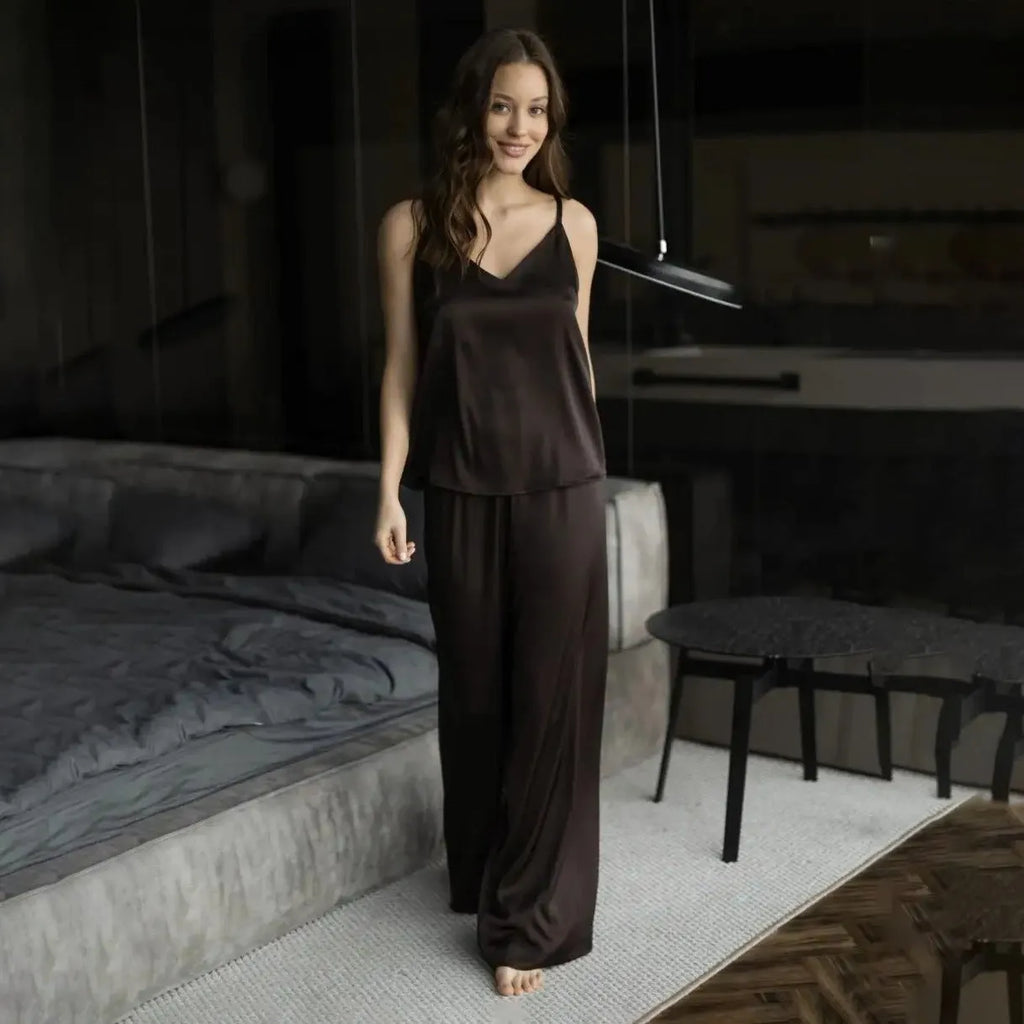 Suspender trousers pajama set in navy blue polyester with adjustable straps on the trouser waist