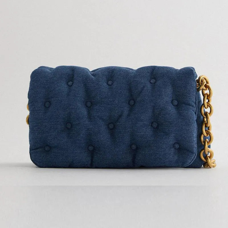 Blue denim quilted shoulder bag with chain strap and padded buttons, 19 x 30 x 8 cm