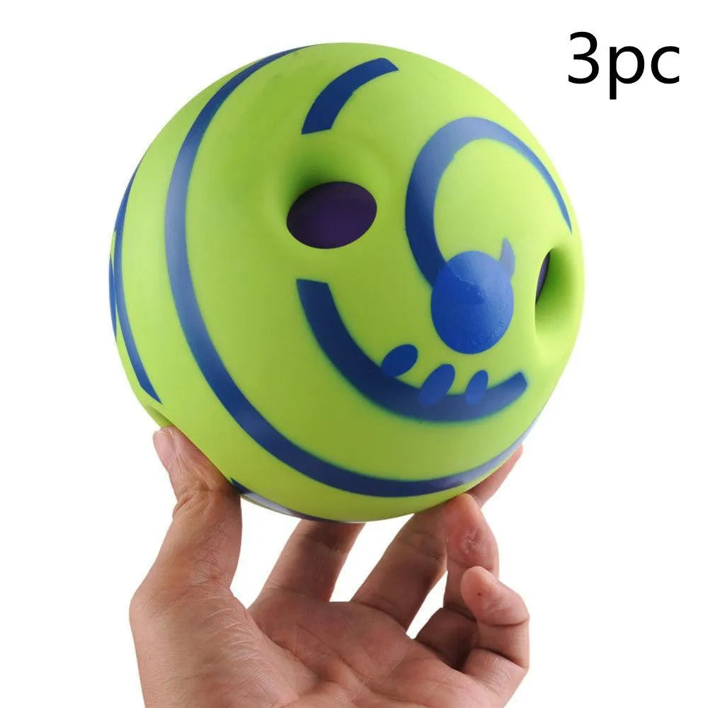 Green vinyl dog molar training ball with 10cm diameter for bite-resistant chew and fetch play