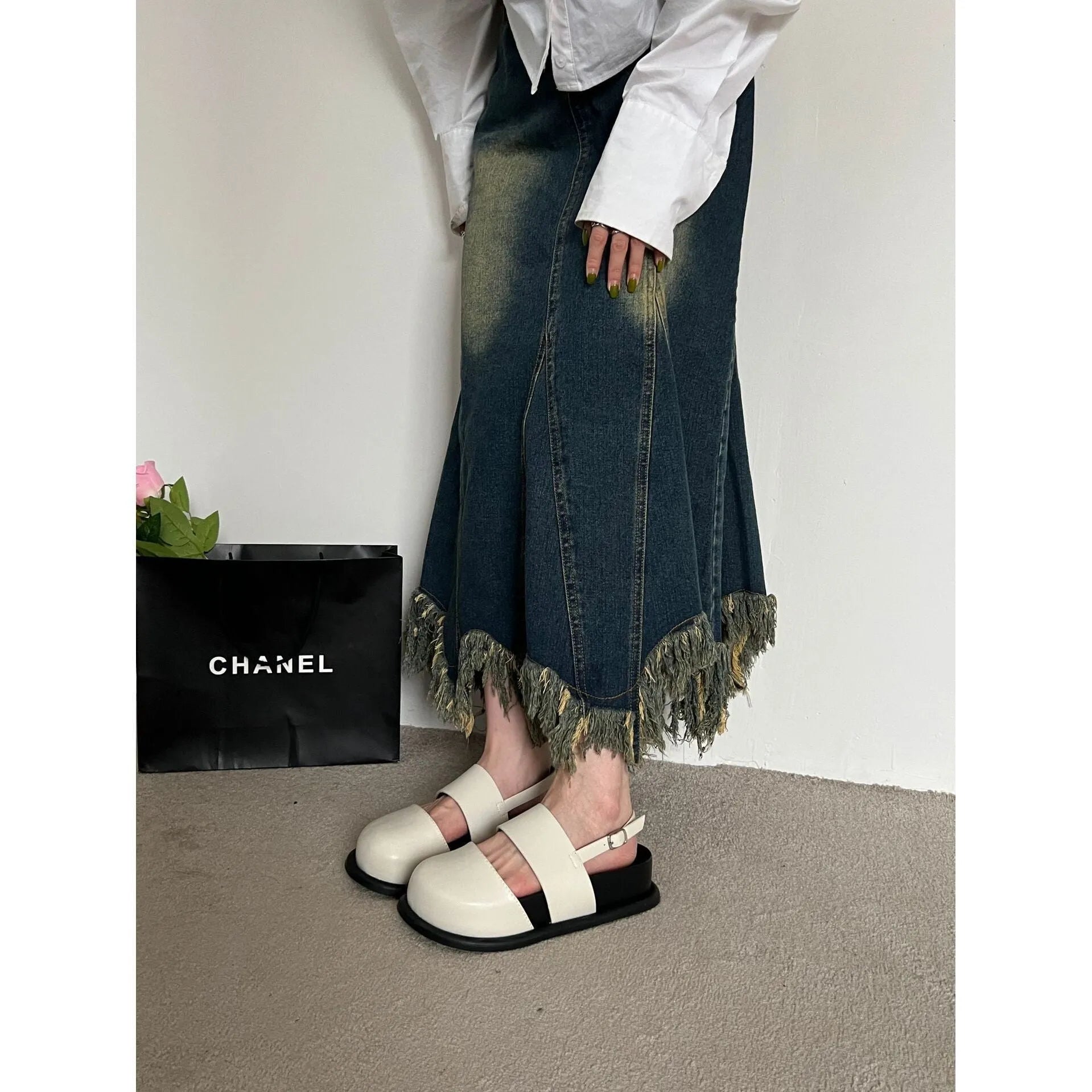 Women's retro Korean style sandals with an adjustable ankle buckle strap in black, brown, or apricot.