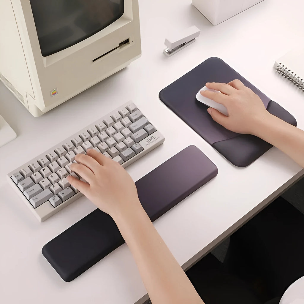 Square silicone gel wrist rest mouse pad with cloth surface, 250mm by 180mm