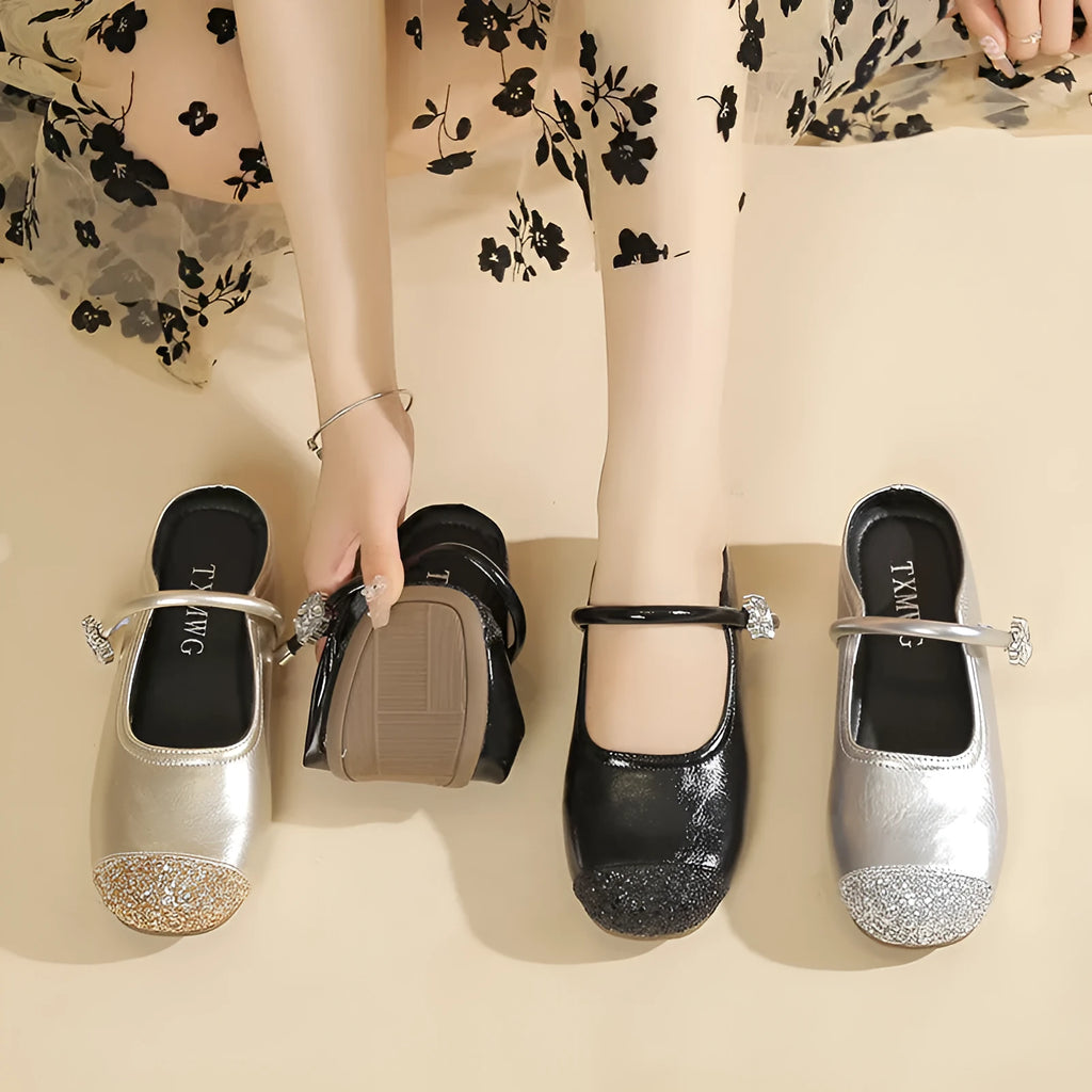 Women's casual shallow mouth round toe sandals with PU upper and rubber sole in black and silver