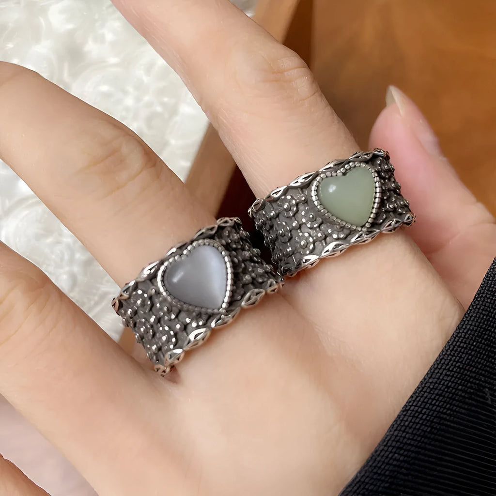 Retro adjustable heart ring with white moonlight design and thickened silver construction