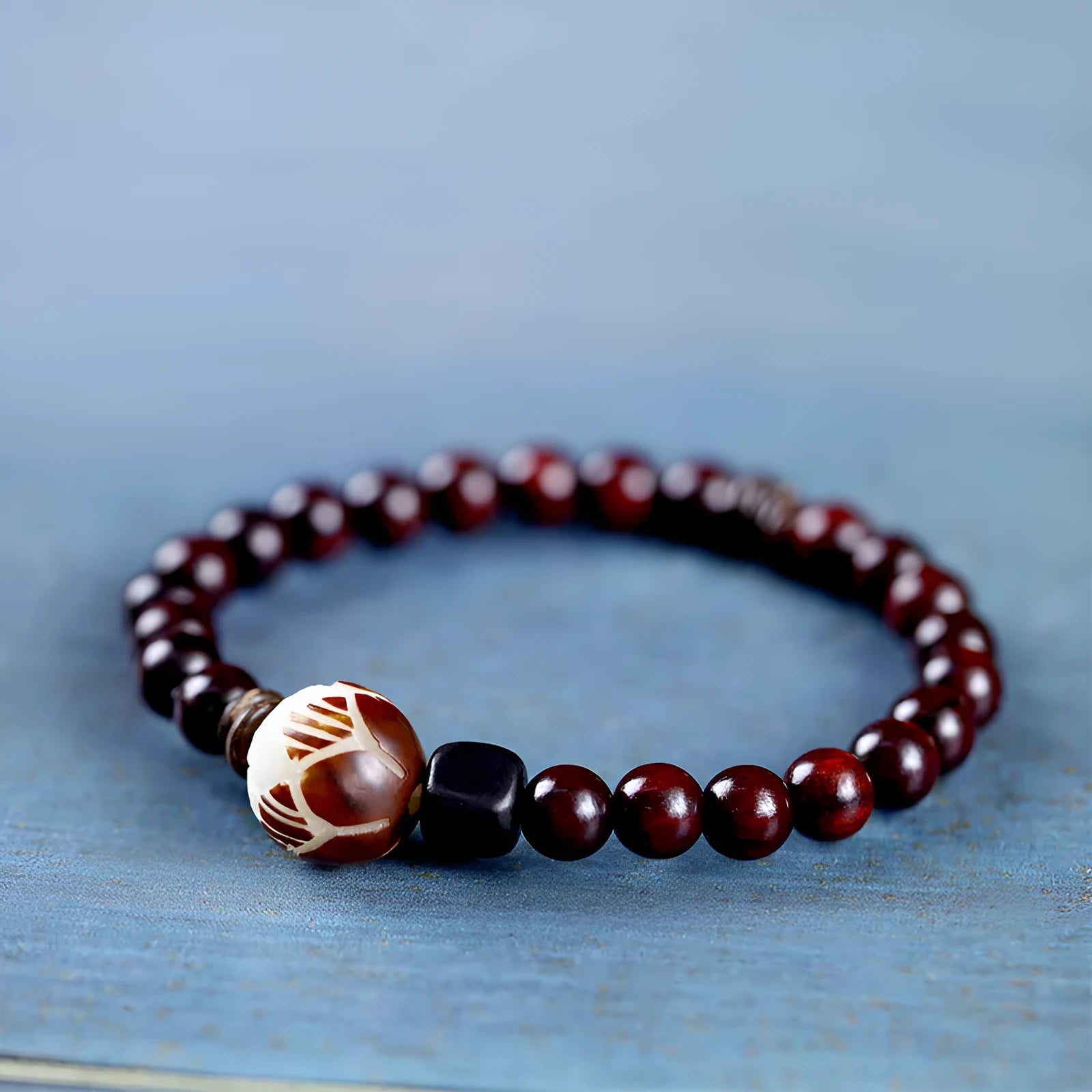 Natural rosewood retro bracelet with flower beads in knitted construction, showing both double circle and single circle colour options