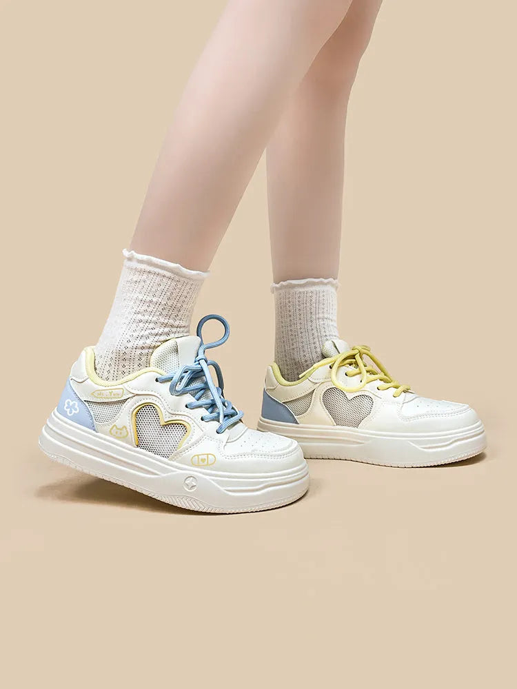 Meow Rabbit Sea Salt Cheese colour youth mesh sneakers with cross straps and lace-up closure