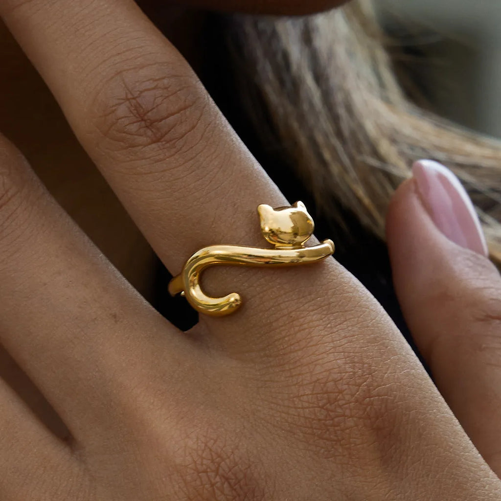 Women's stainless steel cat design ring with electroplated finish and geometric shape