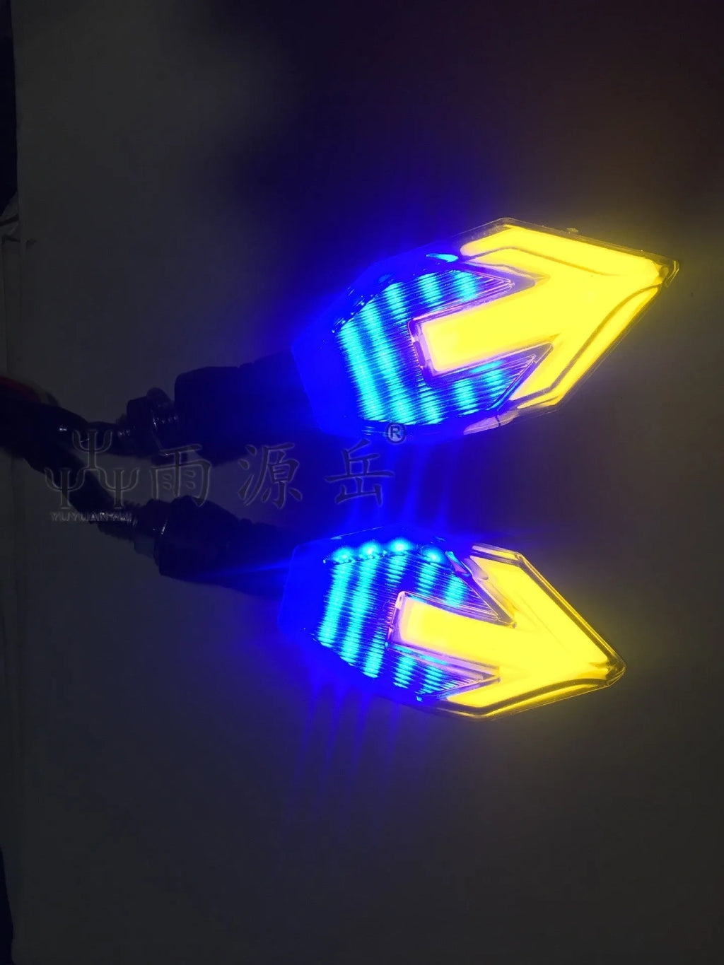 Arrow-shaped LED motorcycle 12V direction signal lamp with ABS plastic housing universal fit