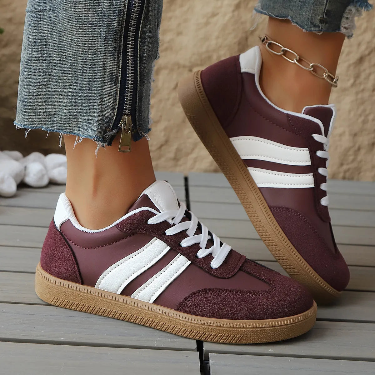 Women's lightweight casual sneakers in red and white, flat heel, round toe, sizes 36-42