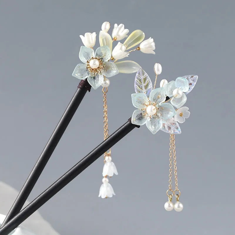 Retro Chinese style hairpin with blue Chinese bellflower floral design for updos