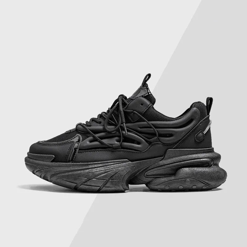 Men's low-top sneakers with mesh upper and rubber sole in beige and black colour options