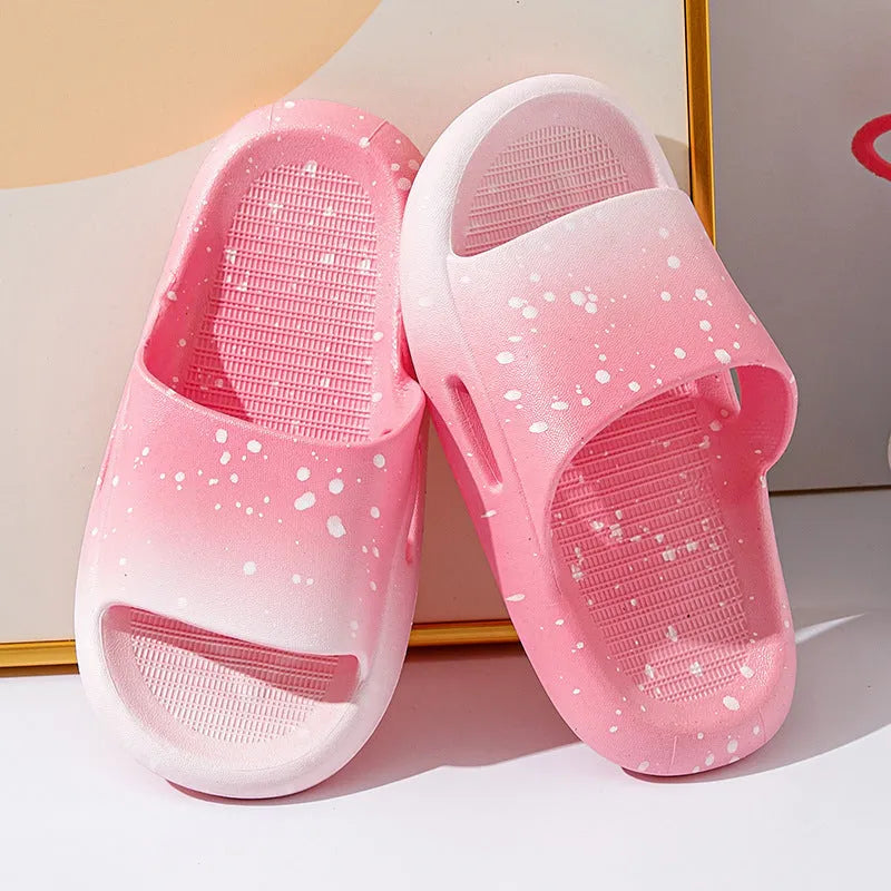 Children's gradient colour summer slippers with PVC construction and non-slip soles
