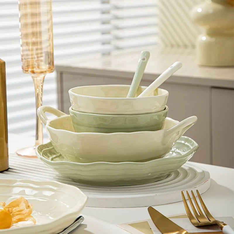 Seven-piece ceramic dinnerware set with solid colour glaze finish in gift box