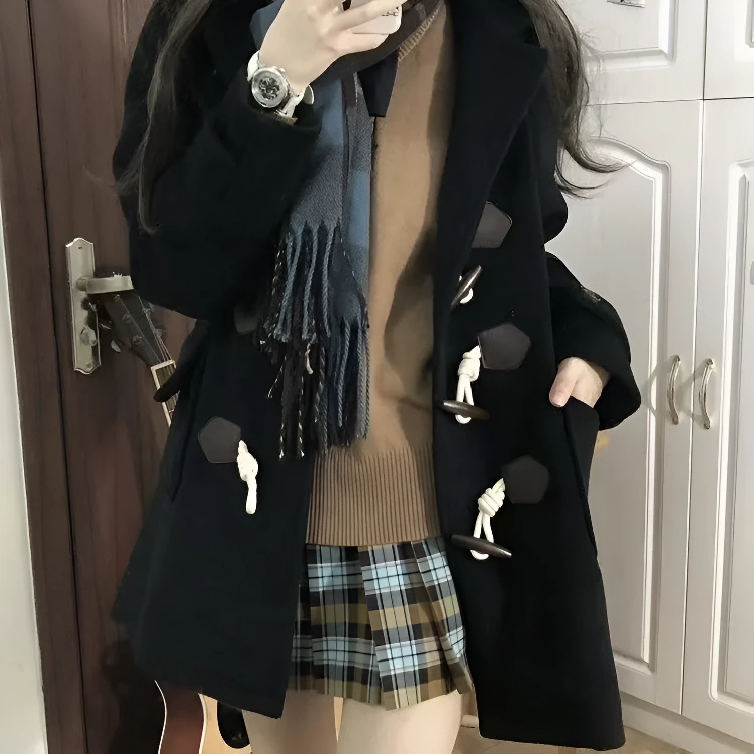 Japanese JK hooded horn button woolen coat in solid colour, loose fit, black colour