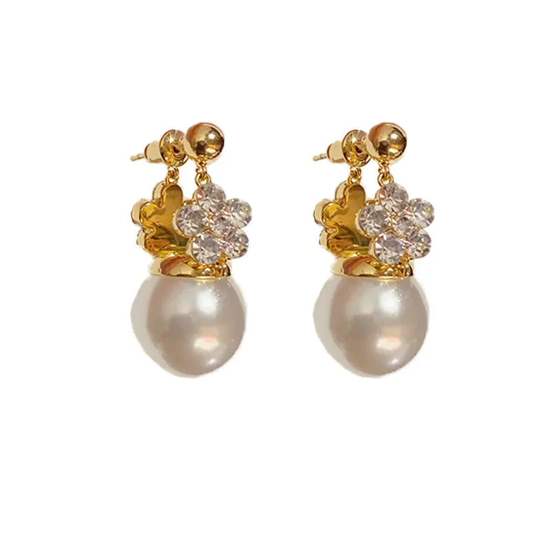 Korean style double-sided flower pearl ear clips with real gold plating on copper, gold colour, women's clip-on earrings