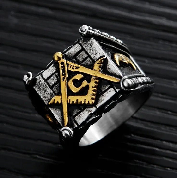 Handmade Masonic ring for men with sun and moon motifs, high-polish silver colour, size 10
