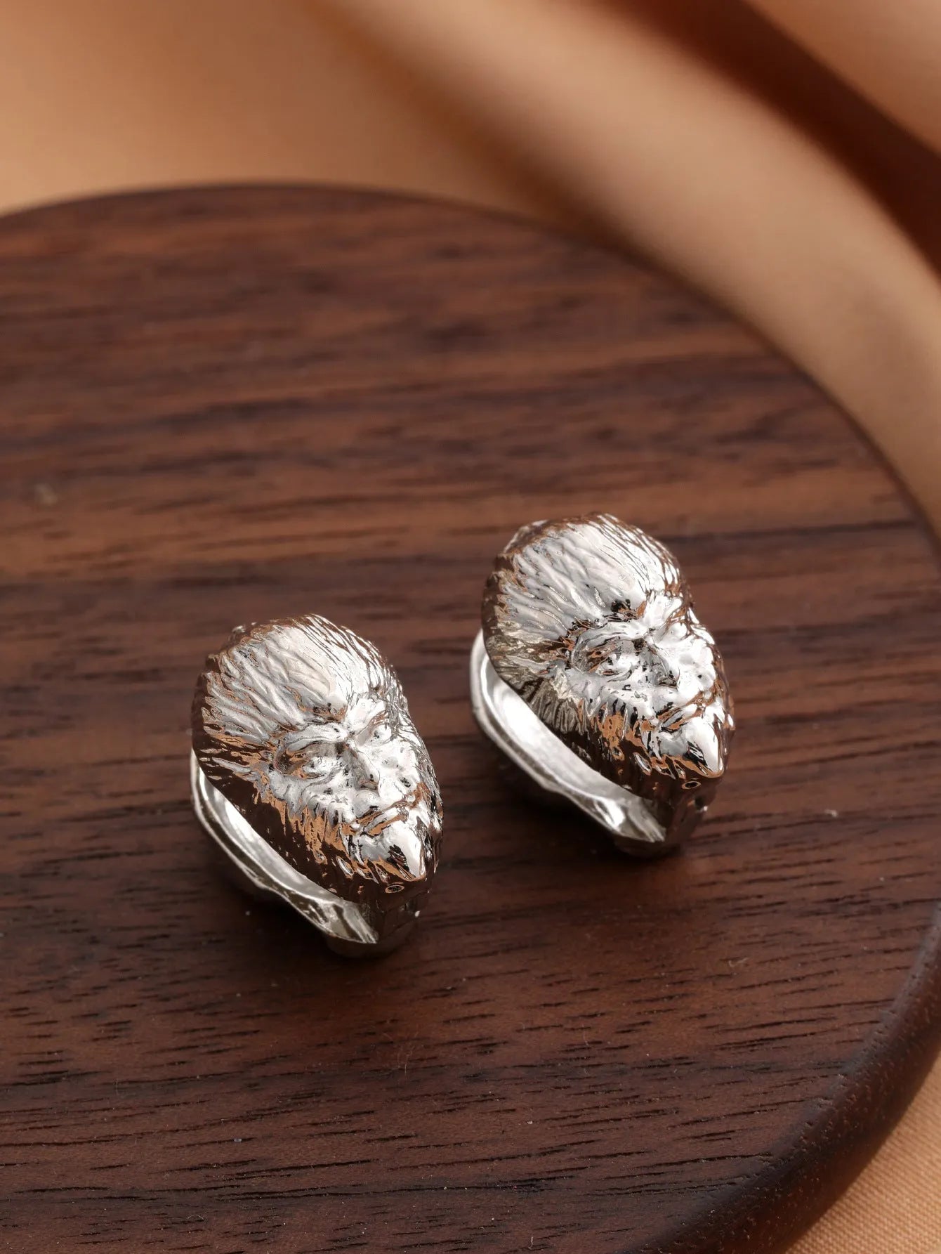 Fashion grid versatile temperament earrings in metal stud style
