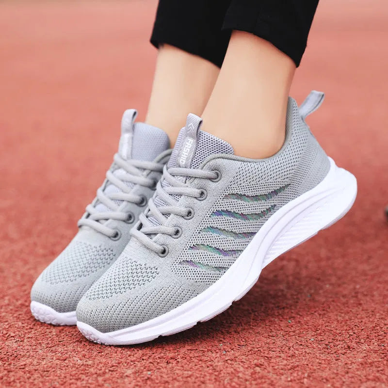 Women's middle-aged leisure mesh surface sneakers with rubber sole, front lace-up, flat heel, available in black
