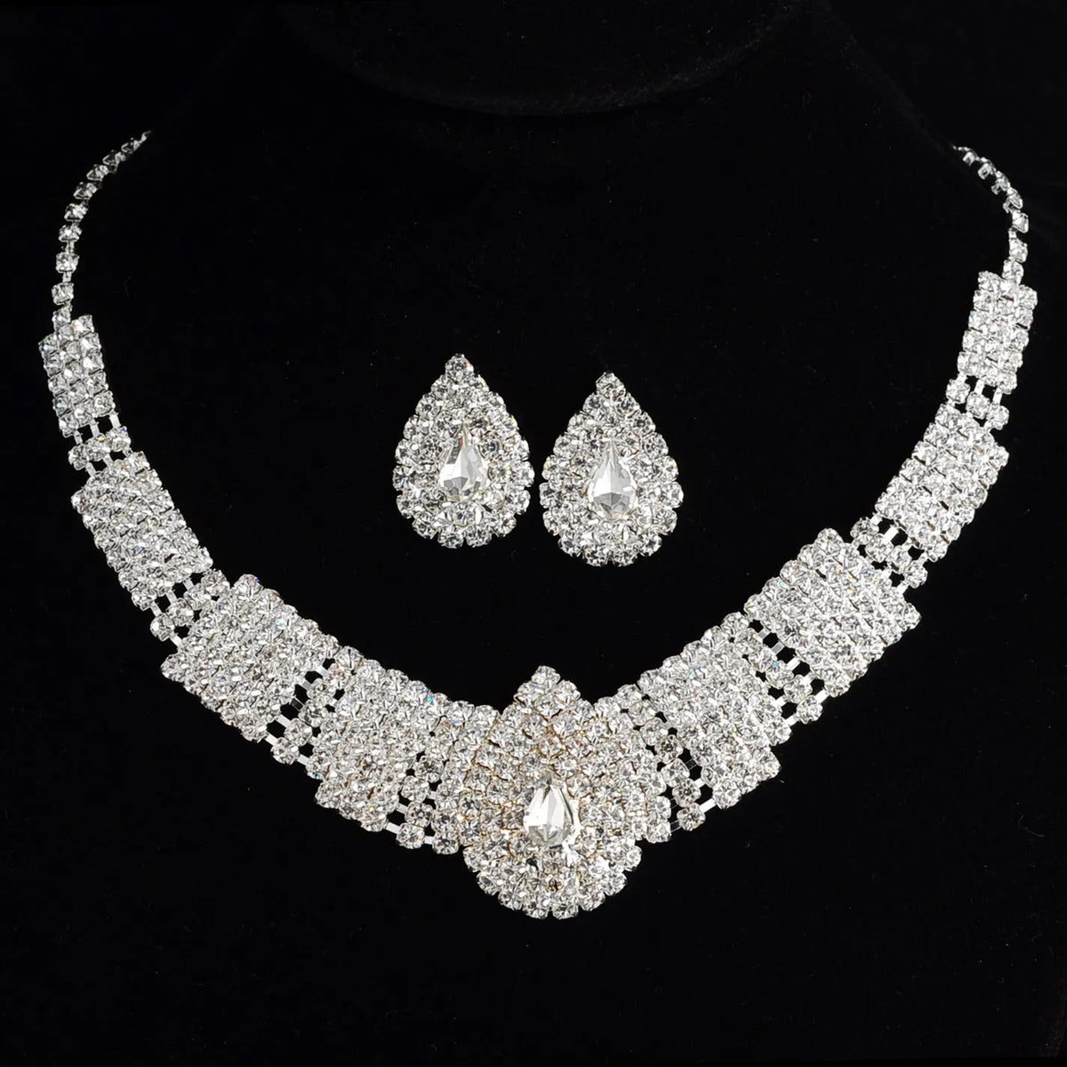 Exaggerated full drill bridal suite necklace and matching earrings set in black, red, or white for wedding jewellery