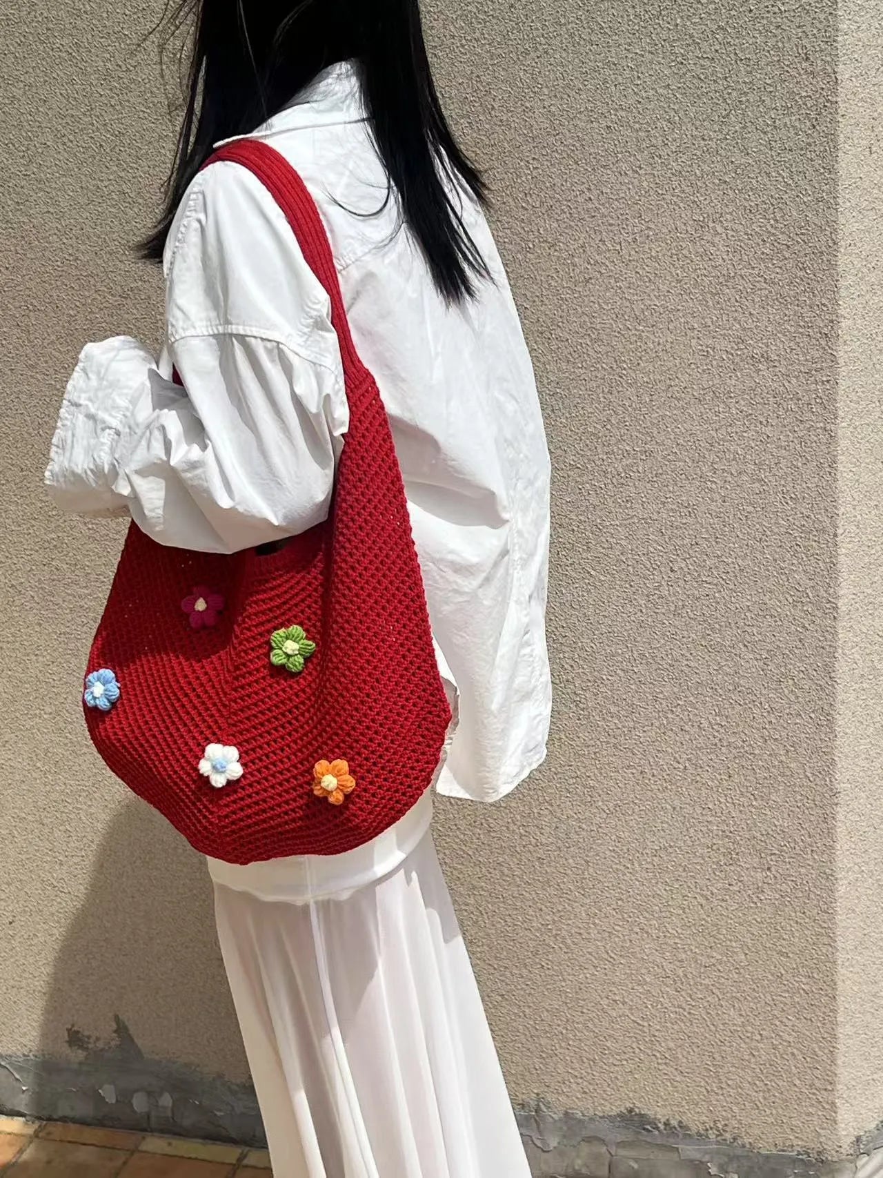 Hand-woven hollow shoulder bag in cotton and linen, beige colour, open pocket design with double straps