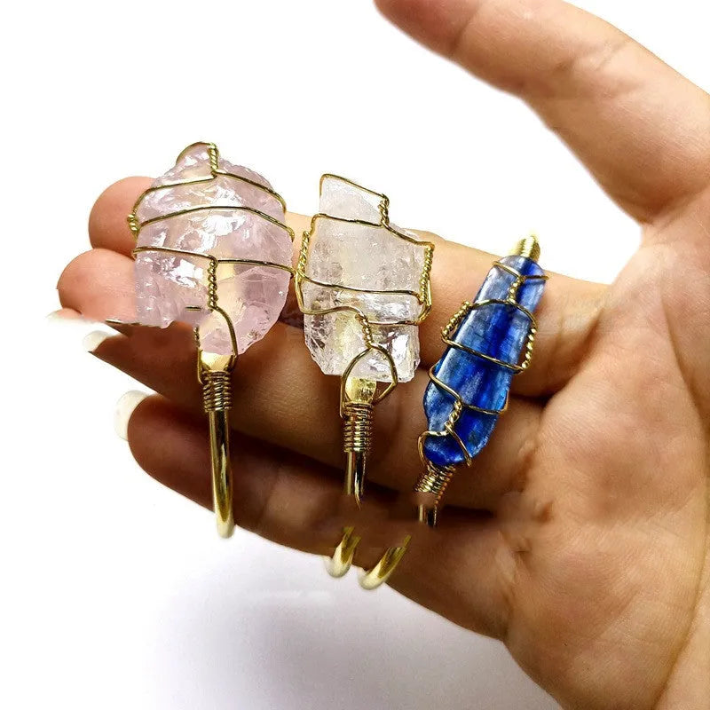 Natural crystal rough stone bracelet with gold geometric winding in bohemian ethnic style