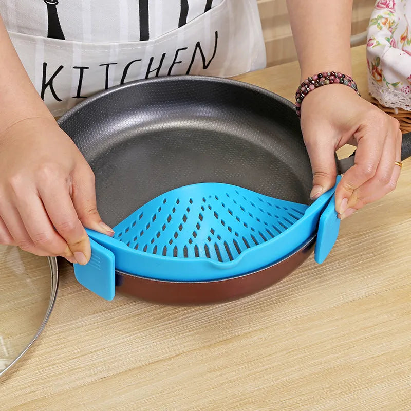 Silicone clip-on funnel strainer with stainless steel buckle for pots and pans
