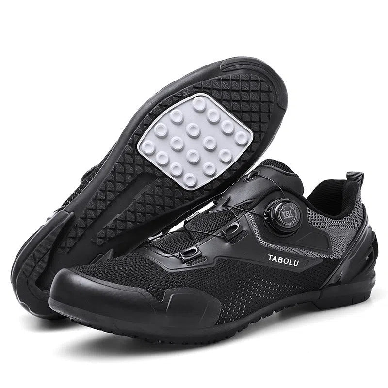 Breathable lightweight road cycling shoes in black with neutral fit