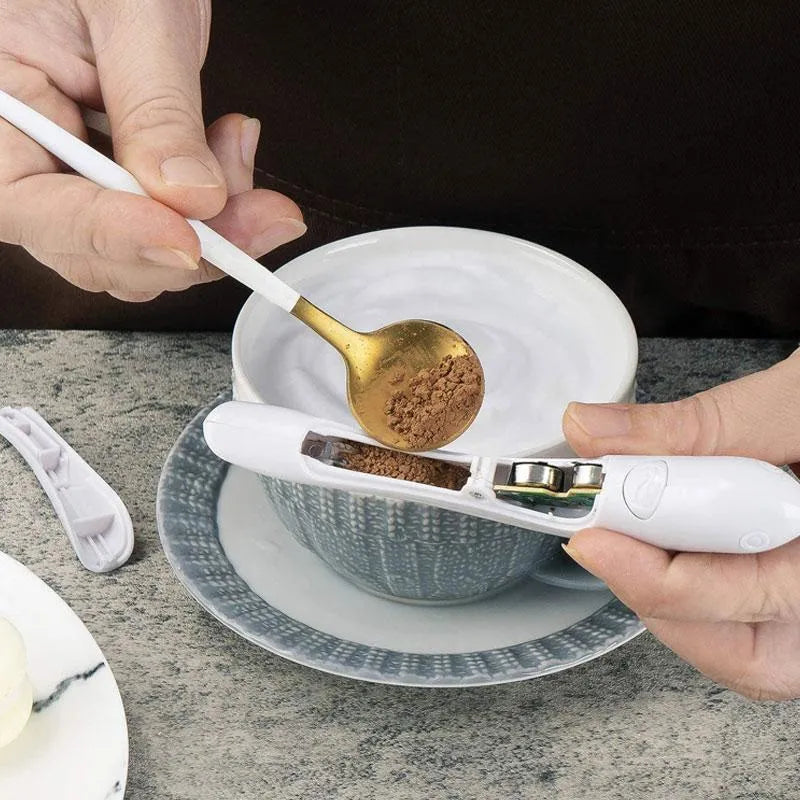 Electric coffee drawing pen in five colours – yellow, red, pink, white, green – for food decoration