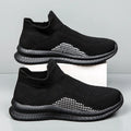 Popcorn Flyknit solid colour casual sneaker in low-top flat-heel design.