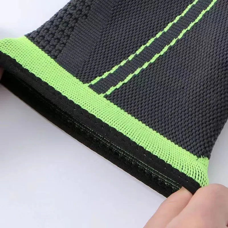 Thin summer sports ankle protector for tennis in black with elastic fabric, adult size