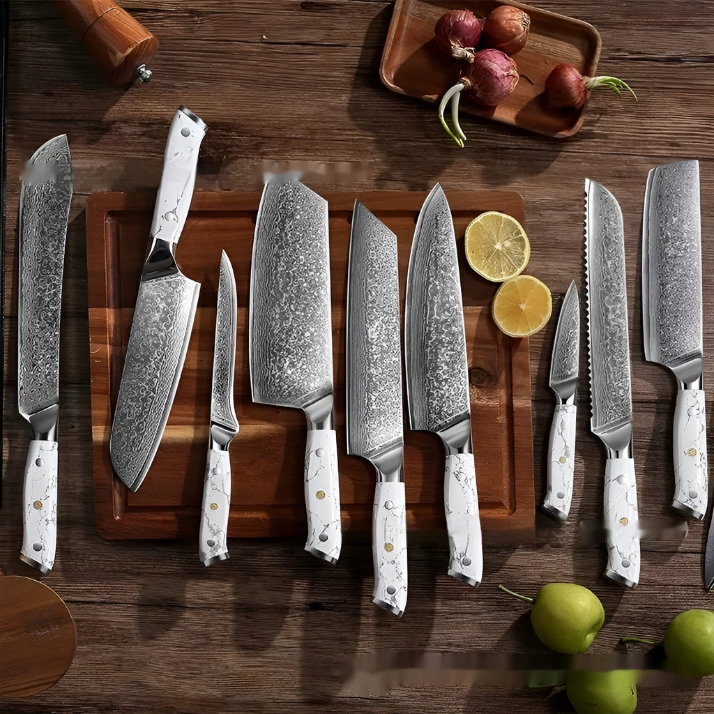 Damascus steel chef's knife with 21cm VG10 blade measuring 32cm total length