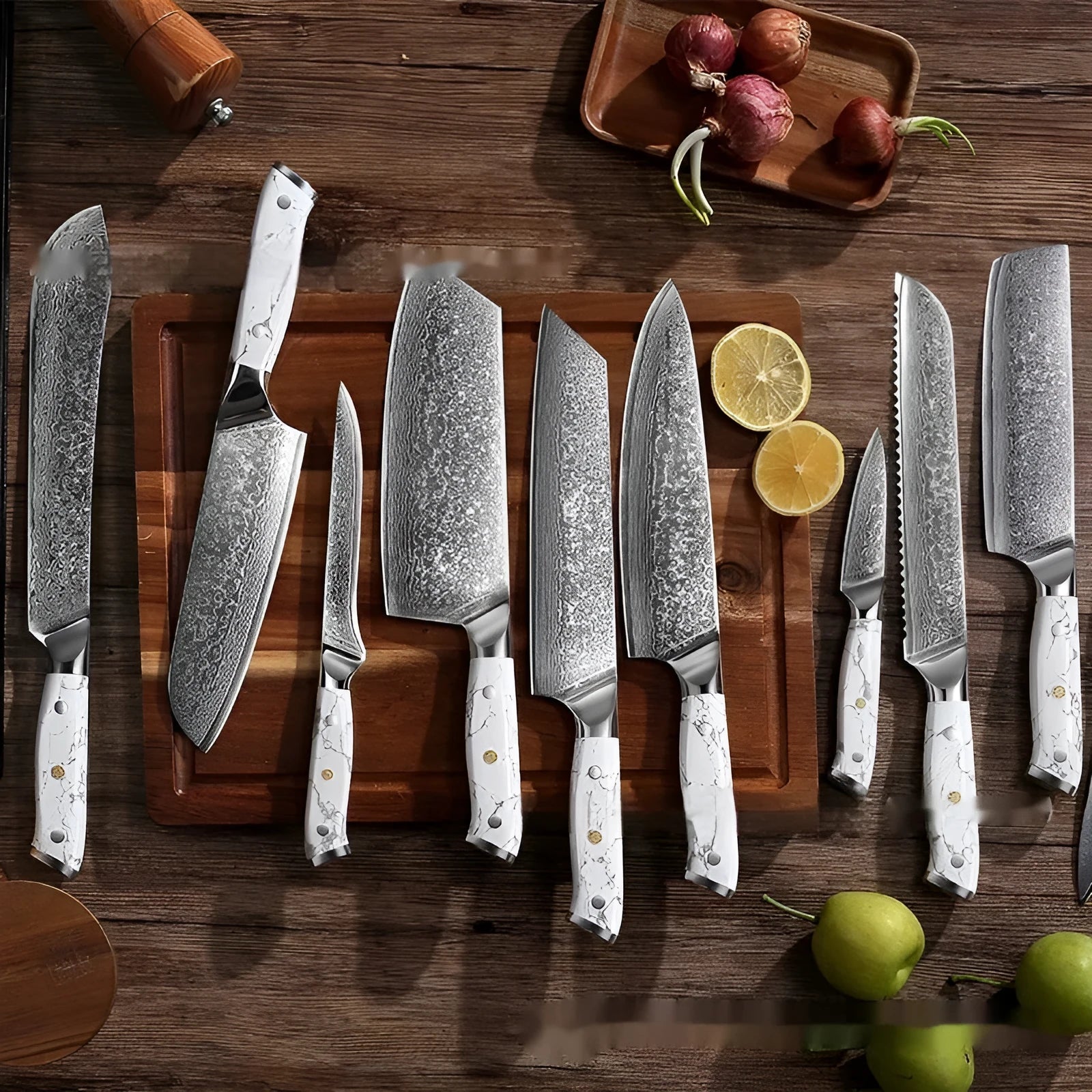 Damascus steel chef's knife with 21cm VG10 blade measuring 32cm total length