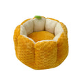 Pumpkin-shaped pet nest with raised rim, warm cat bed for Halloween and autumn, sizes S and M.