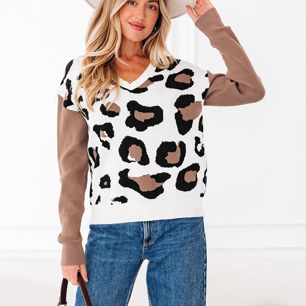 Leopard print V-neck knitted sweater pullover in loose fit, viscose fibre, available in sizes S to XL