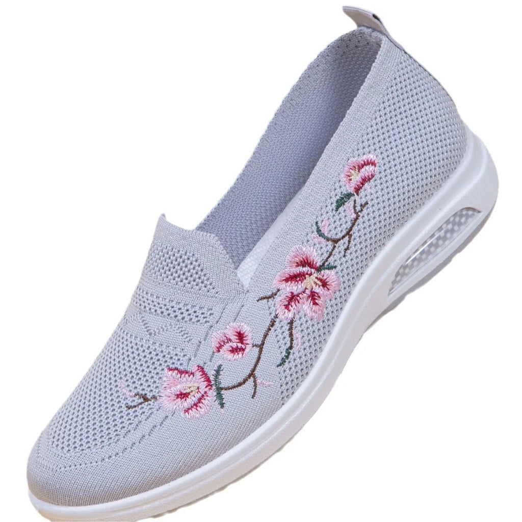 Women's breathable cloth shoes with flat heel, round toe, fabric upper, and elastic band in multiple colours