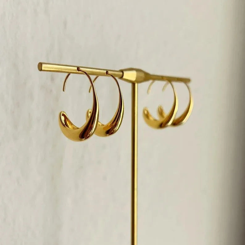 Gold and silver electroplated alloy snake earrings for women with retro fashion design