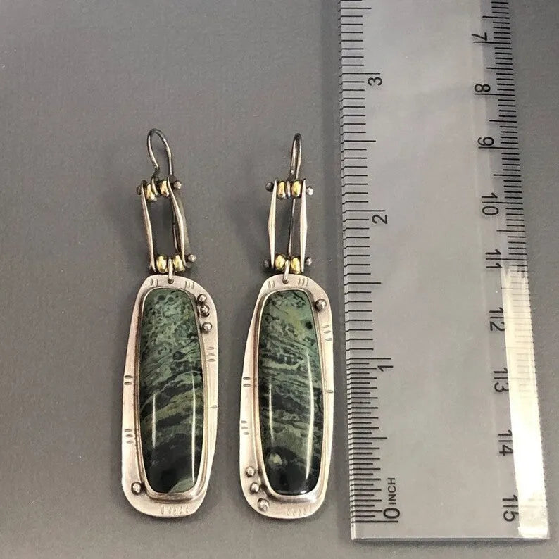 Geometric drop earrings with two-colour marble pattern in alloy material
