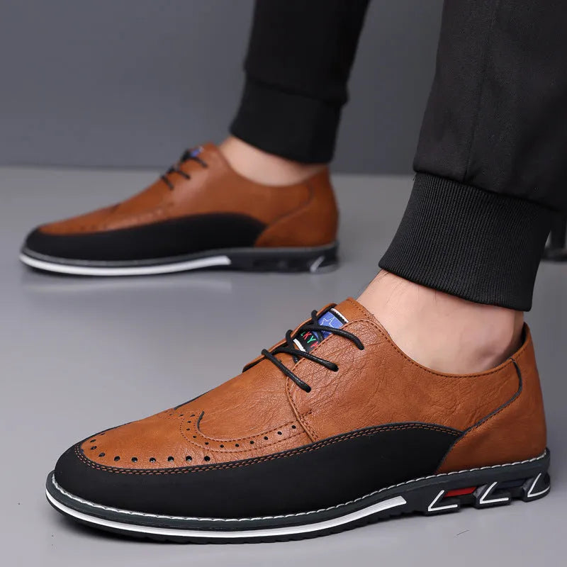 Men's low-top casual leather shoes in black with a rubber sole and sewing line detail.