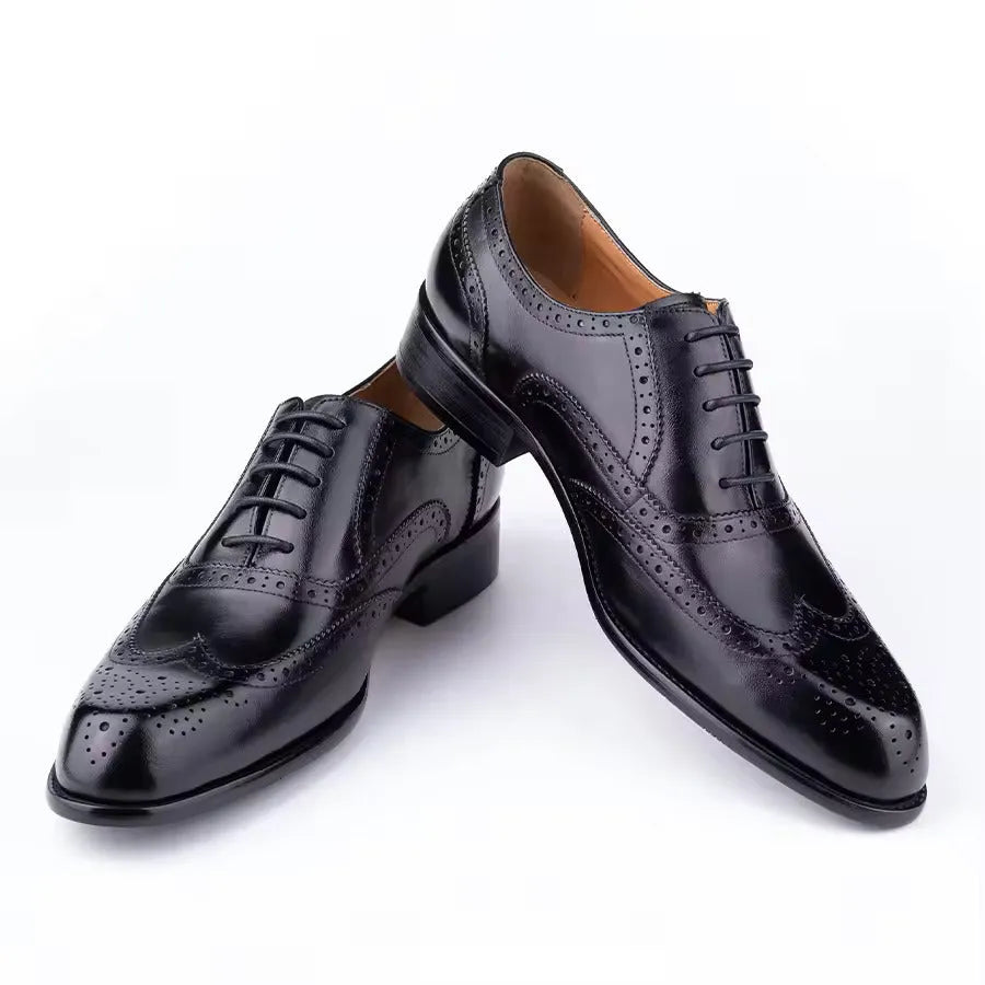 Men's hand carved Oxford shoes in cowhide leather, pointed toe, black and purple colour options, low top design