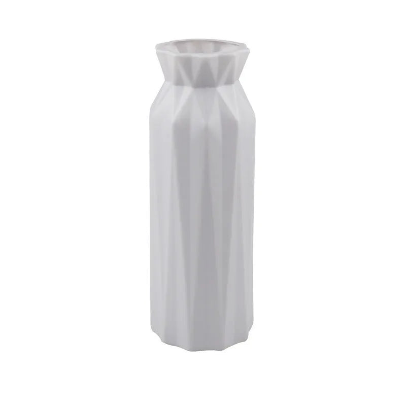 Drop-resistant melamine vase in green, grey, pink, or white with a 7.2 cm base.