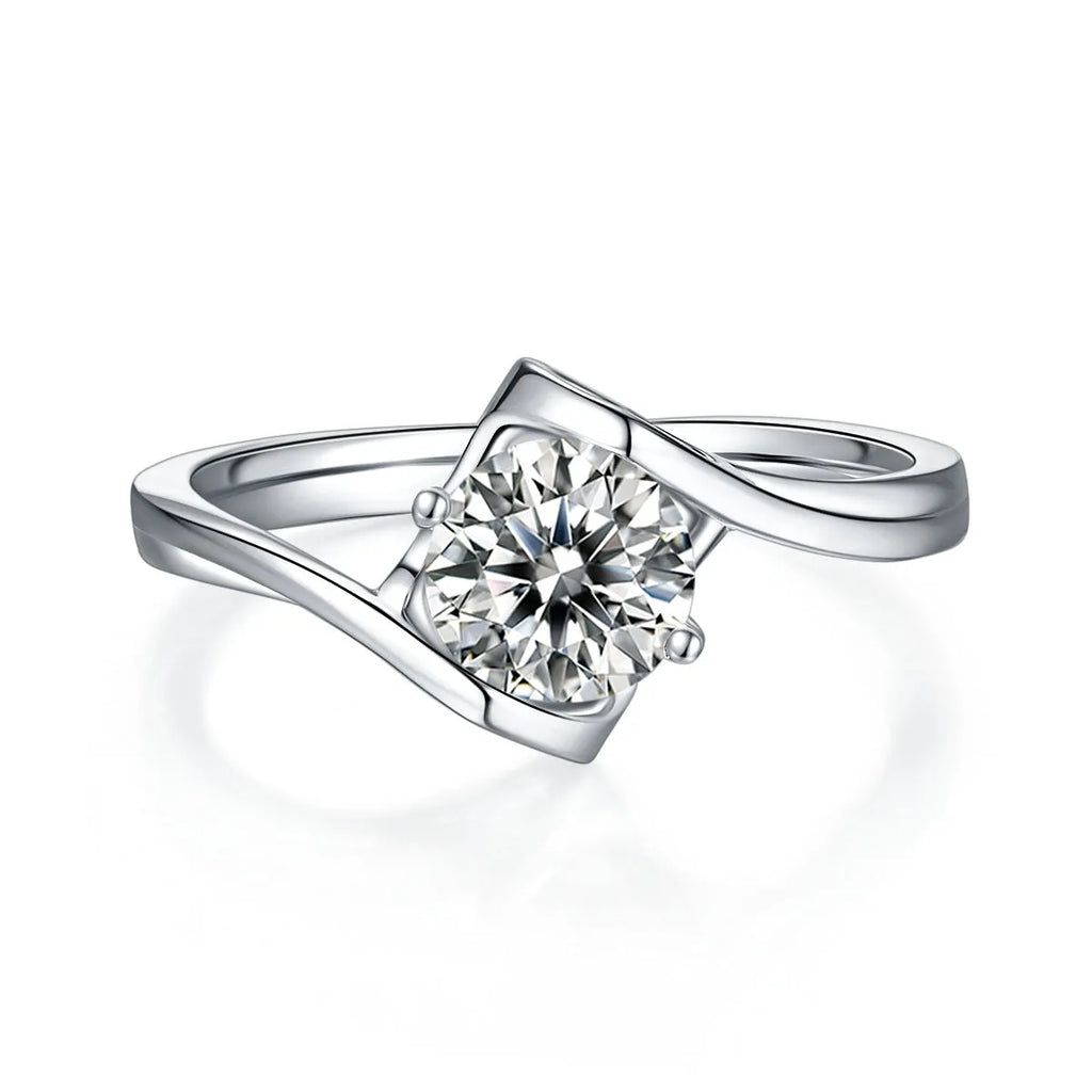 1 carat moissanite solitaire ring in S925 silver with platinum plating, sizes 5 to 9, GRA certificate and gift box