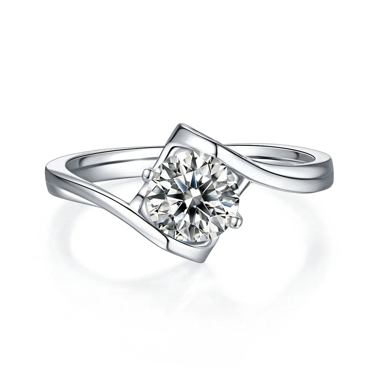 1 carat moissanite solitaire ring in S925 silver with platinum plating, sizes 5 to 9, GRA certificate and gift box
