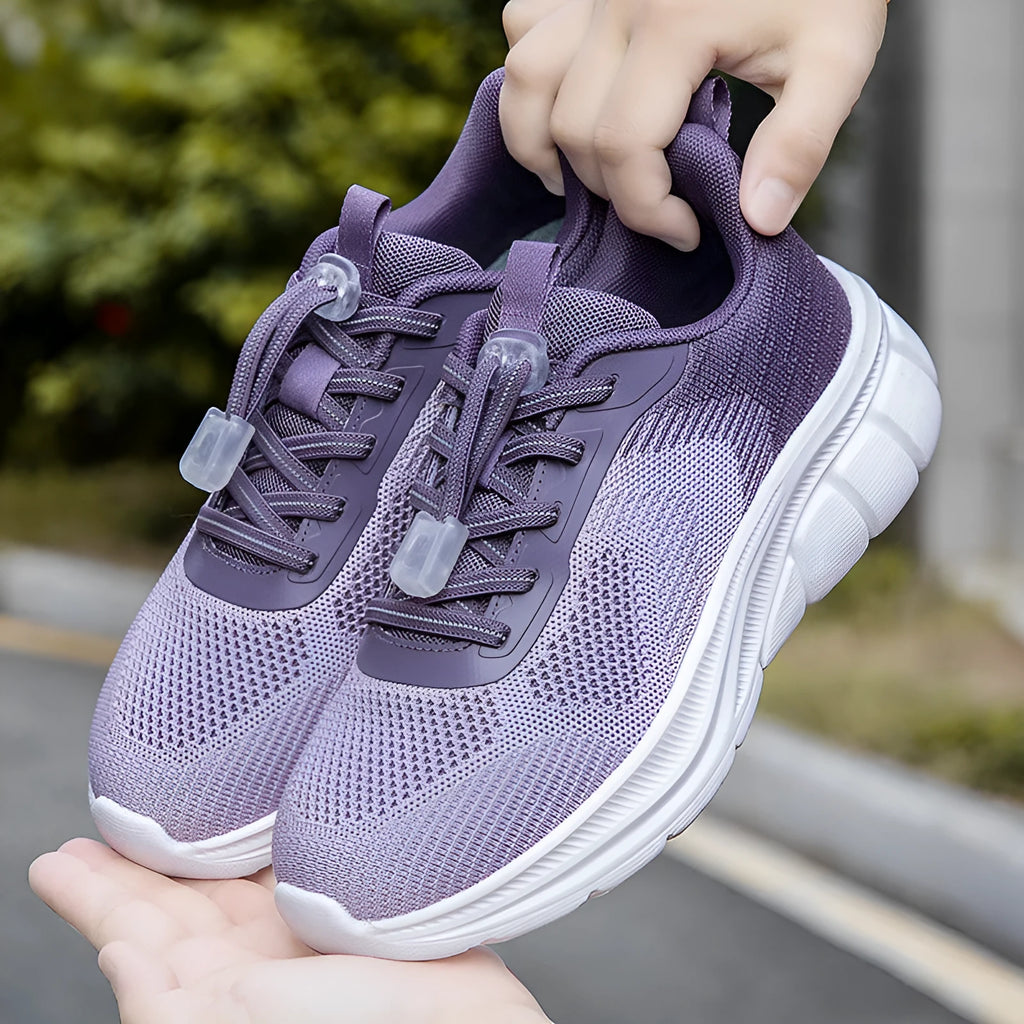 Knitted casual unisex sports shoes in solid colour with Flyknit upper and low flat heel