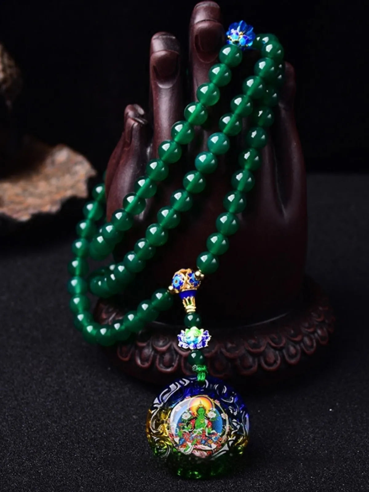 Handmade natural green agate bracelet with multi-circle design and thangka pendant