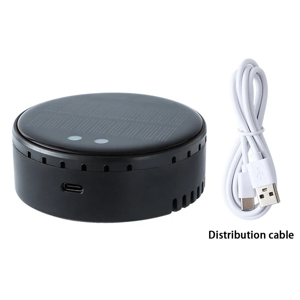 Solar car air humidifier mounted at vehicle air conditioning outlet in black colour