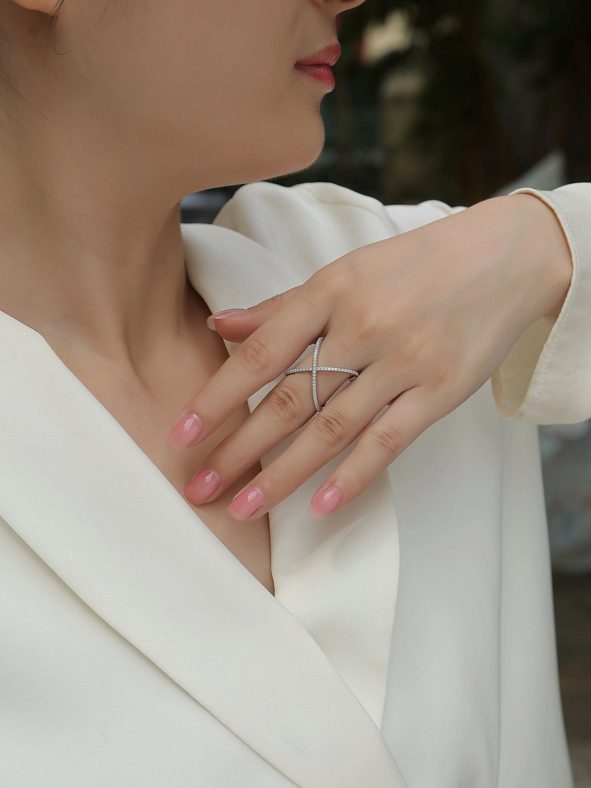 X-shaped heart moissanite ring set in S925 silver with platinum-plated gold colour, sizes 5 to 9, gift box