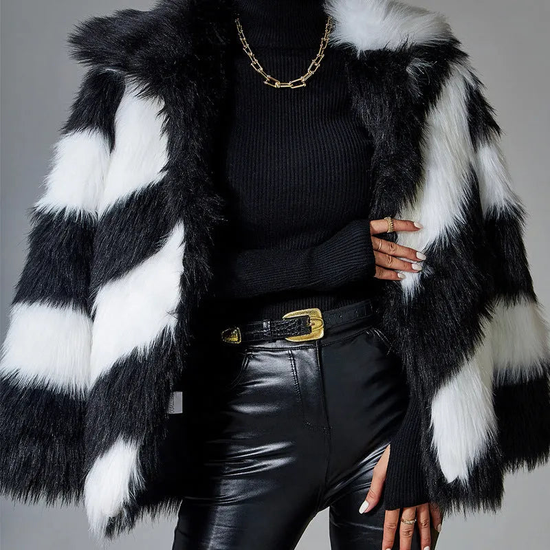 Women's faux fur coat with a contrast colour lapel and a removable fur collar