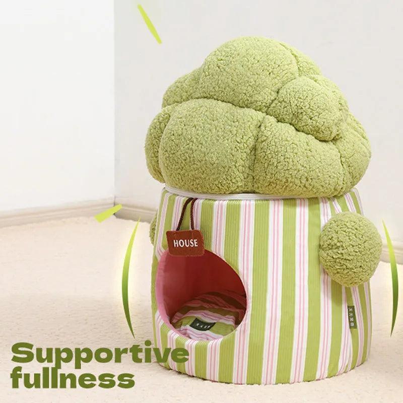 Green cauliflower-shaped enclosed pet house with tree-hole entry for small dogs and cats
