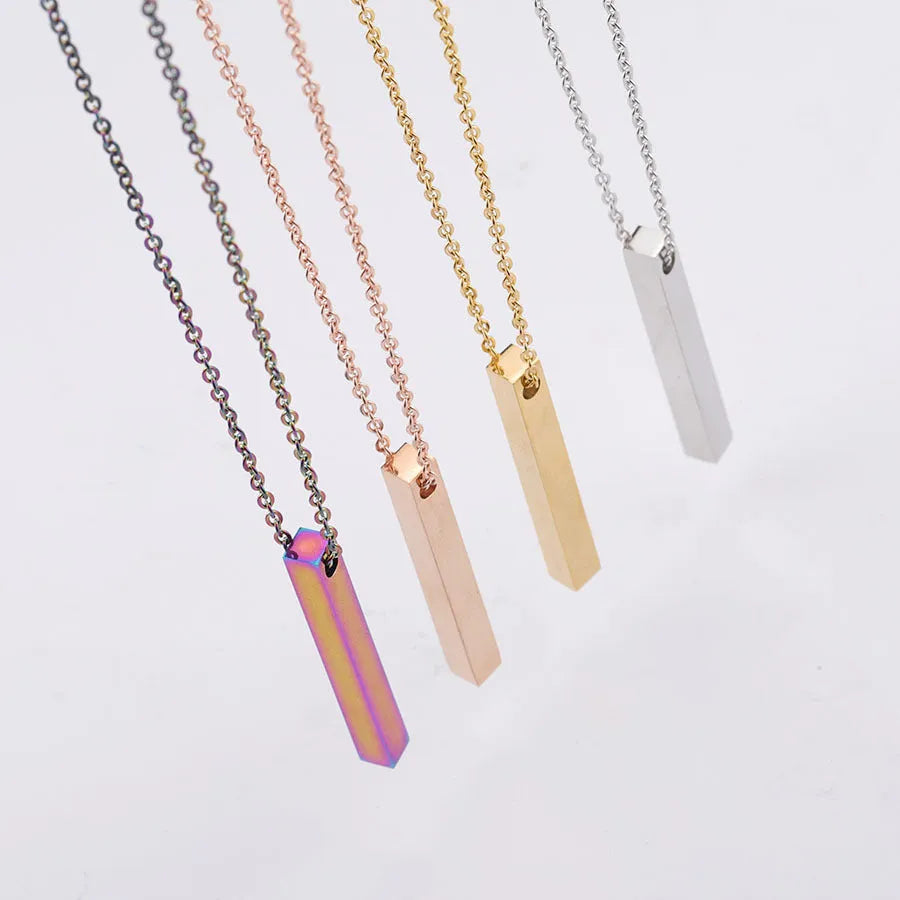 3D engraved bar necklace in colour-plated finish on adjustable stainless steel link chain